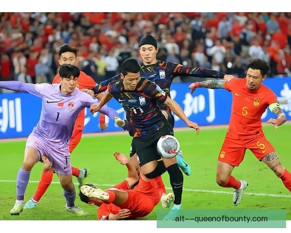首尔FC中场断球高速带球反击，边路快马一击致命